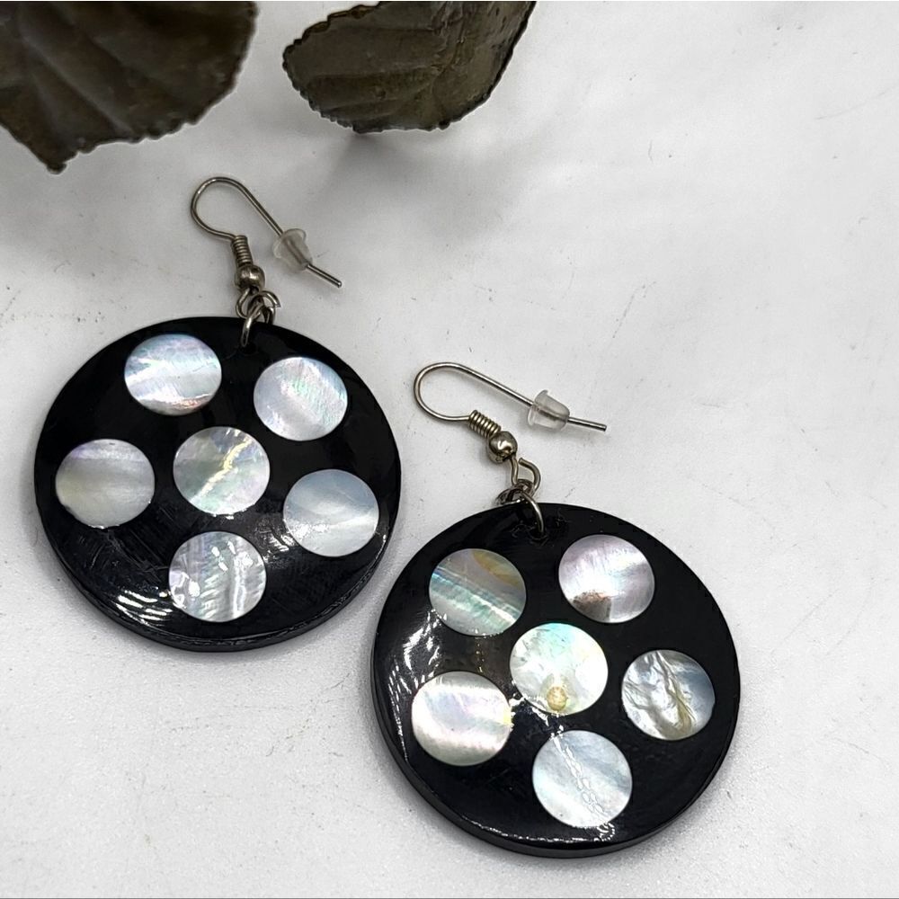 "5/$40" Vintage Black Acrylic White Shell Circle Dangle Earrings